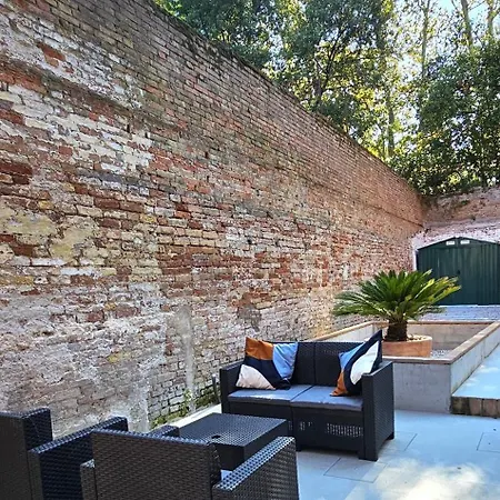 Small With Private Garden * Venedig