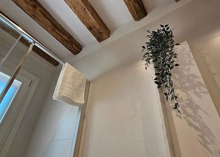 Small With Private Garden * Venedik