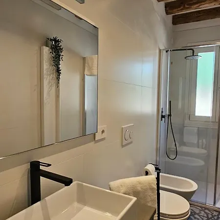 Apartment Small With Private Garden