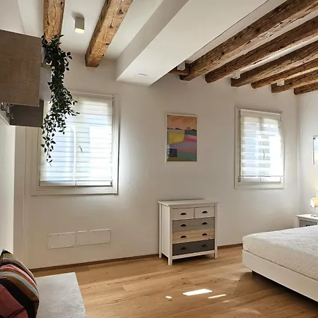 Small With Private Garden Venice