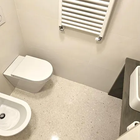 Small With Private Garden Apartment *