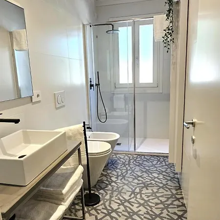 Apartment Small With Private Garden Venice
