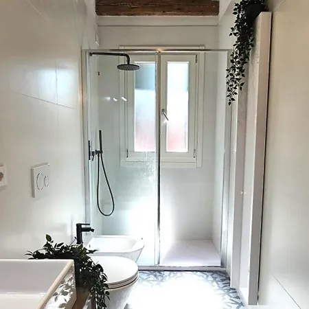 Apartment Small With Private Garden
