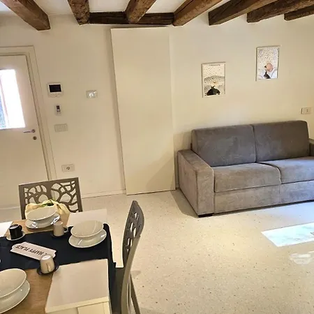 Small With Private Garden Venice